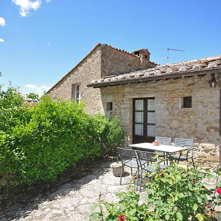 Sleeps 4 T241251 Daire Cortona